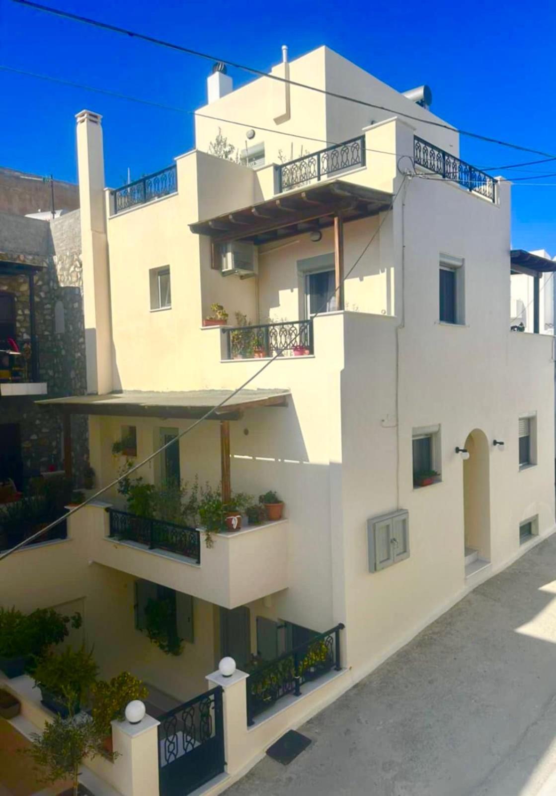 Independent Agapitos Apart , 2Bdrm, Private Patio Naxos City 外观 照片
