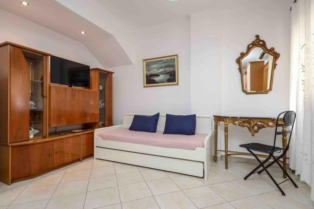 Independent Agapitos Apart , 2Bdrm, Private Patio Naxos City 外观 照片