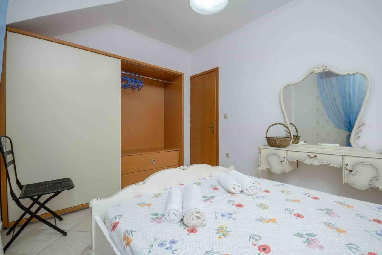 Independent Agapitos Apart , 2Bdrm, Private Patio Naxos City 外观 照片